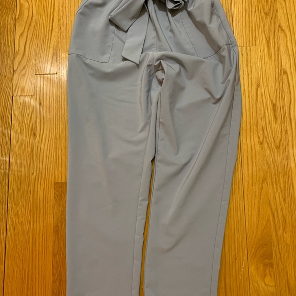 Cropped paper bag pants - Picture 2 of 3